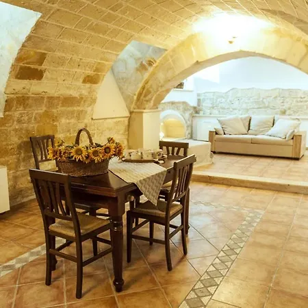 Elegant In The Heart Of 100 M² And Comforts Apartment Lecce